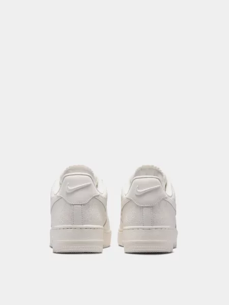 Кожаные повседневные кроссовки Nike Air Force 1 белые