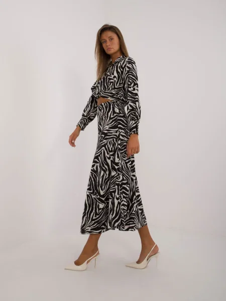 Kratek bluza Fashionhunters s potiskom z zebra vzorcem črna