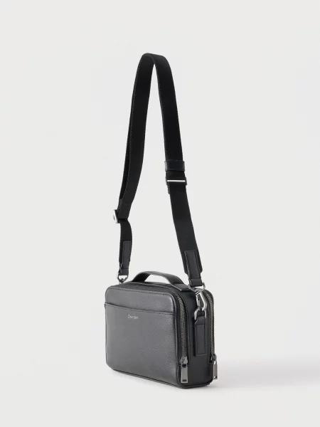 Calvin Klein Ľadvinka Emblem Hw Camera Bag čierna