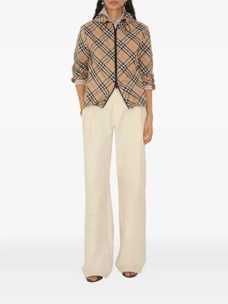 Jachetă cu glugă Burberry în carouri cu glugă