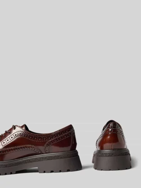 Buty sznurowane z imitacji gładkiej skóry Tamaris