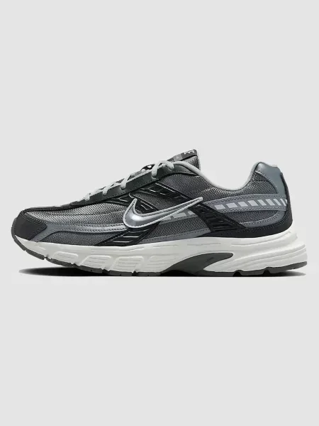 Повседневные кроссовки Nike серые