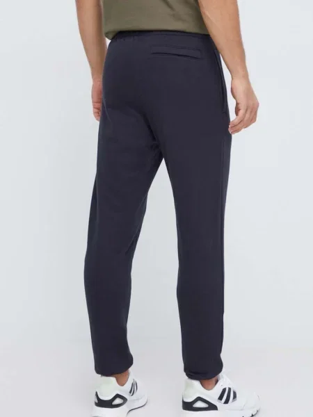 Under Armour spodnie dresowe czarne