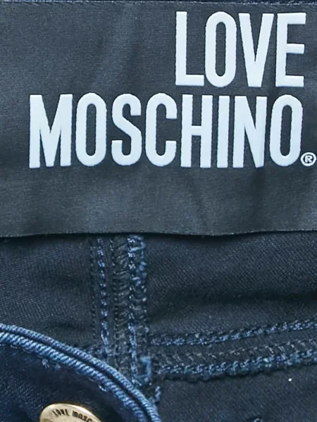 Тесни заужени дънки Love Moschino с протрити краища синьо