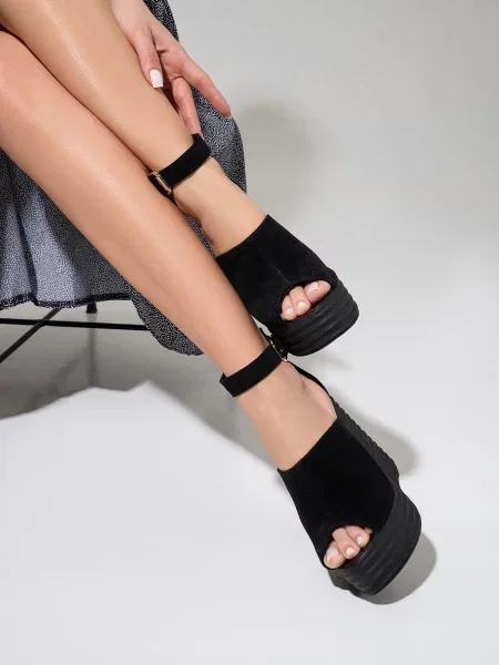 ISSA Plus Босоніжки Замша чорний