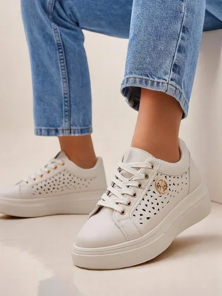 Sneakerși Resti cu șireturi din dantelă alb