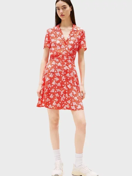 Джинсова сукня Tommy Jeans червона