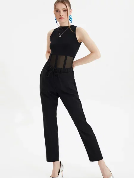 Hlače Trendyol črna