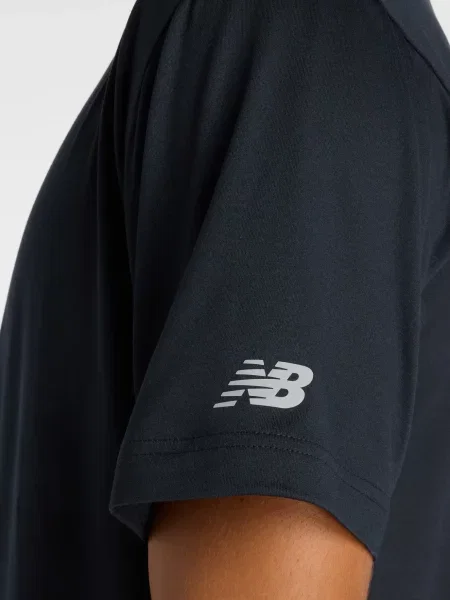 Спортивная футболка New Balance черная