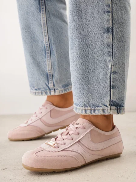Sneakers Talanashta roz
