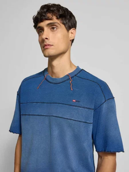 T-shirt z wyhaftowanym logo Diesel niebieska