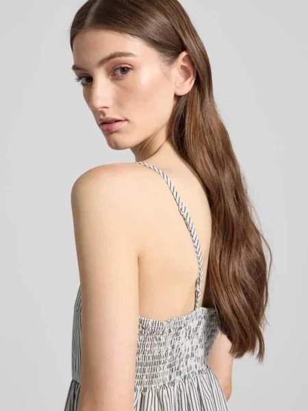 Spódnica casualowa o linii A z mieszanki bawełny model ‘FELINE’ Pieces biała