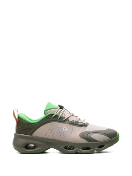 Sneakerși On