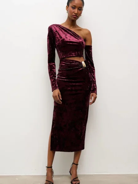 Answear.LAB sukienka midi dopasowana bordowy