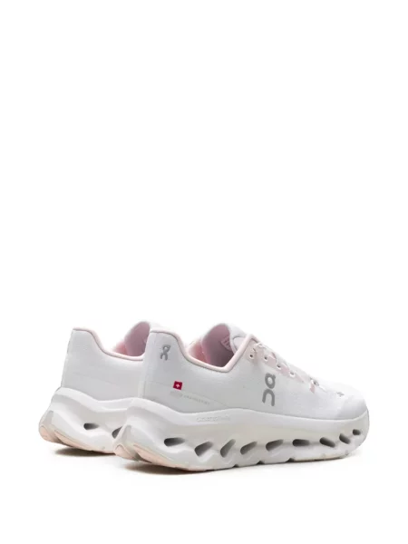 Sneakerși On alb