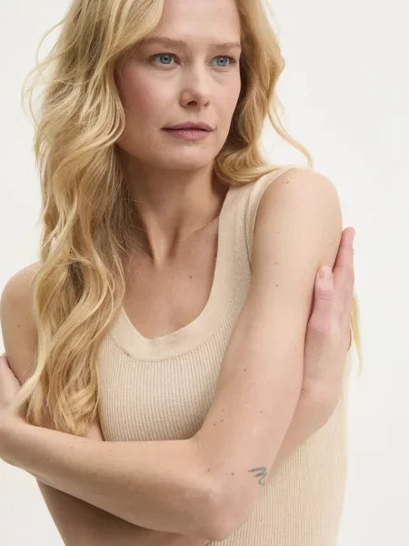 Вълнен топ Answear Lab бежово