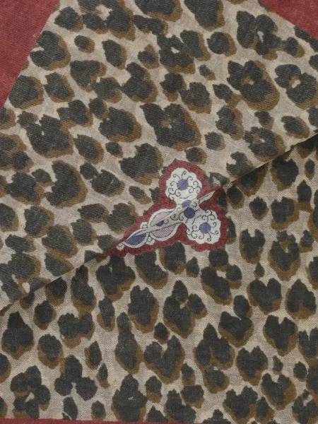 Fular Etro cu imagine cu model leopard maro
