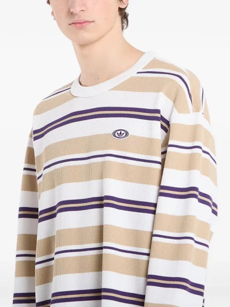 Dlouhé běžecké boty Adidas Terrex s krátkými rukávy s výstřihem do v černé