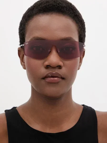 Ray-Ban napszemüveg szürke