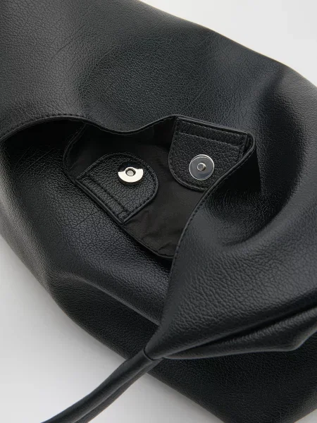 Сумка хобо Reserved черная