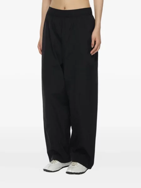 Pantaloni Studio Nicholson conici negru