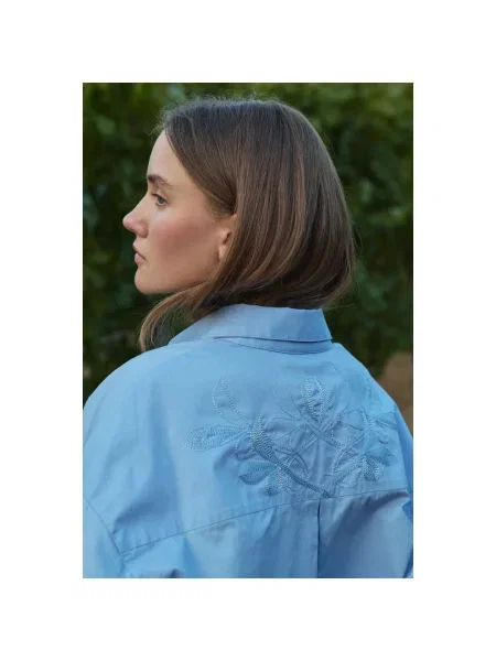 Сорочка з вишивкою Estro блакитна