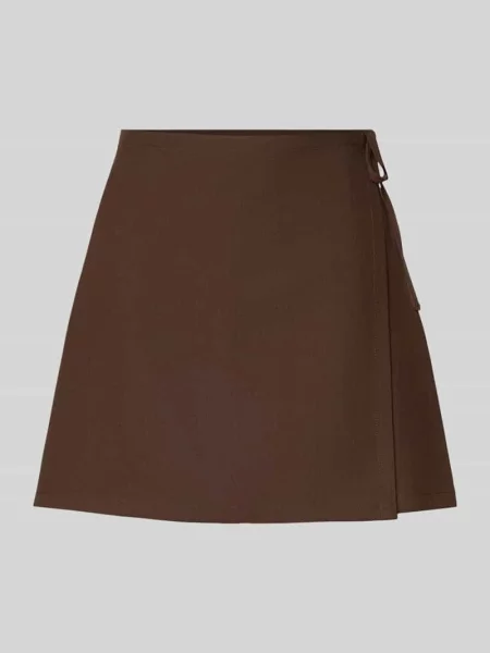 Dopasowany krój spódnica mini w kopertowy styl model BOSELLA' Pieces