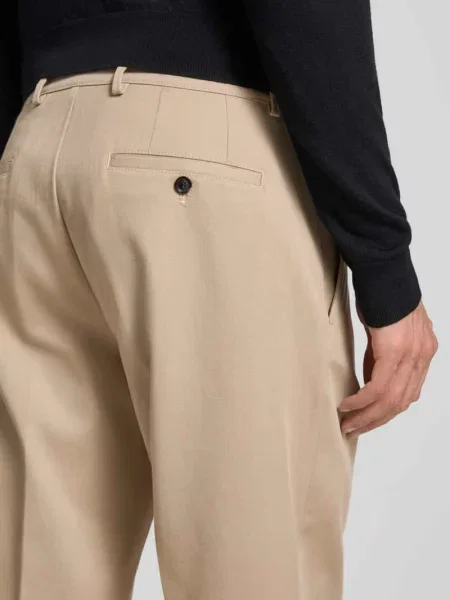 Spodnie o kroju regular fit z wpuszczanymi w stylu francuskim model ‘Ole’ Cg - Club Of Gents beżowe