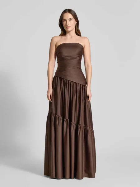 Sukienka wieczorowa w plisowanym wzorze Luxuar Fashion