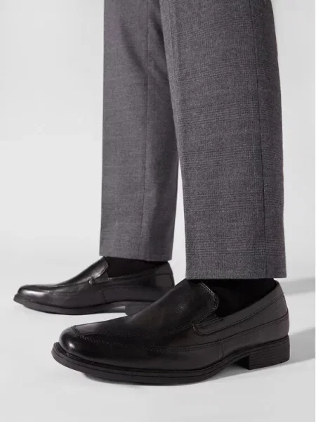 Clarks Loaferke Tilden Free črna