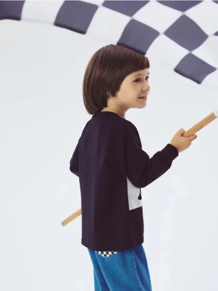 Reserved Tricou din cu mânecă lungă și imprimeu negru