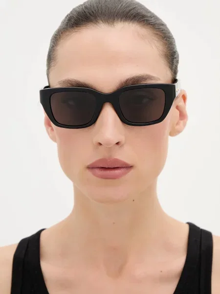 Bottega Veneta napszemüveg fekete