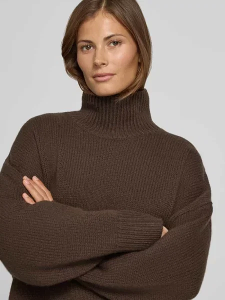 Sweter z golfem i rękawami w kształcie balonów wykonany w z wełny Style Icon Collection