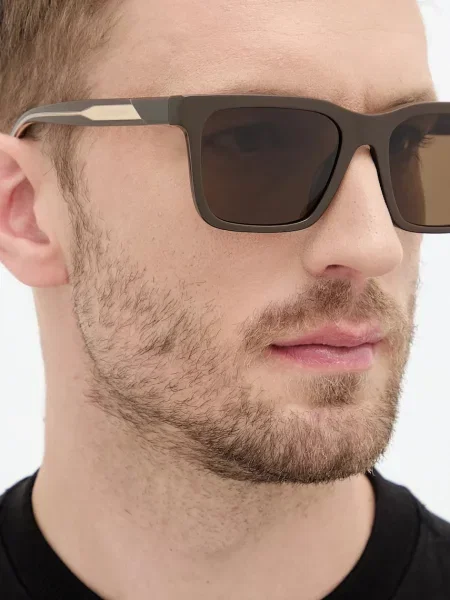 Emporio Armani napszemüveg barna