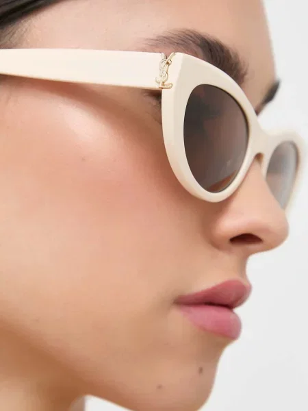 Óra Yves Saint Laurent bézs