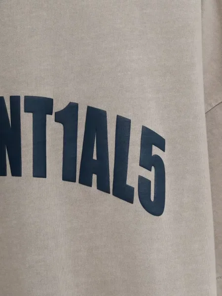Тениска Fear Of God Essentials с кръгло деколте сиво