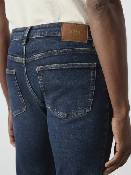 Dżinsy Jan slim fit Mężczyzna 46 MANGO MAN ciemnoniebieski