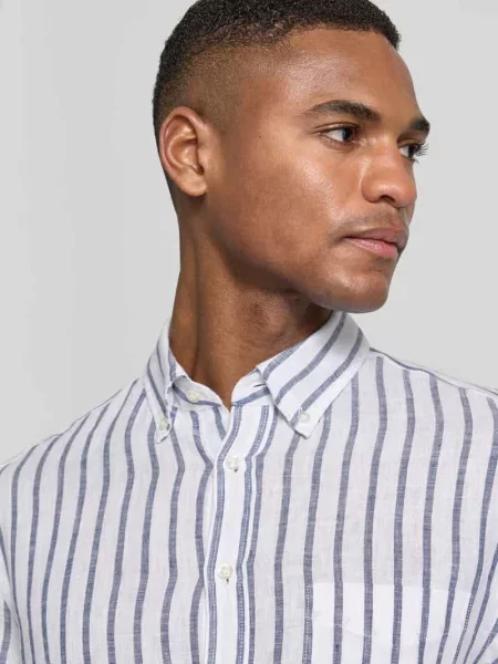 Koszula casualowa o kroju slim fit z czystego lnu Christian Berg Men biała