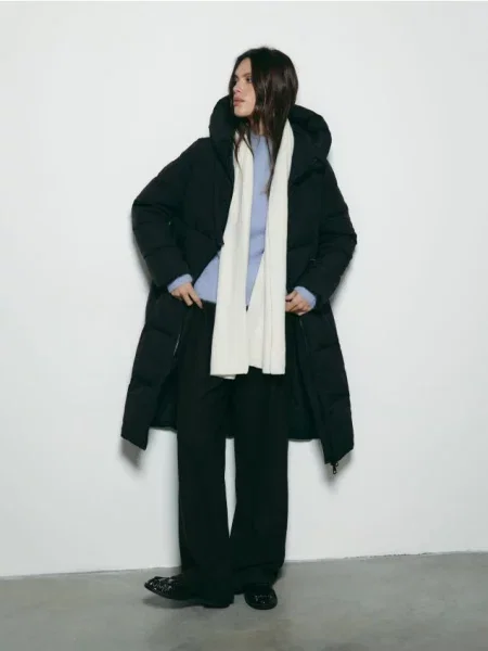 Reserved Стьобана пухова куртка чорний