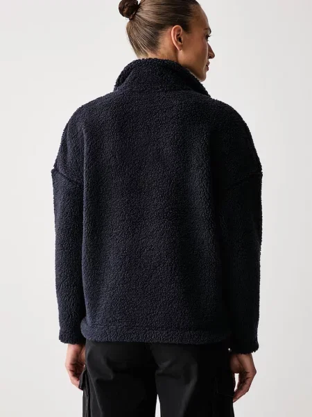 Флисовый свитер Jack Wolfskin с камнями