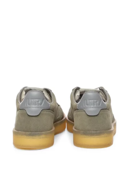 Sneakerși Autry din piele de căprioară verde