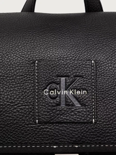 Hátizsák Calvin Klein Bold Pebble Flap Backpack Black OS fekete