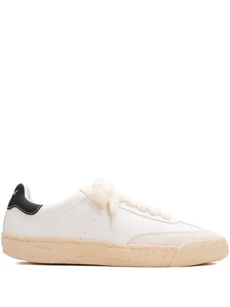 Sneakers General Scale. λευκό