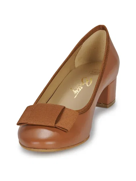 Pantofi Betty London maro