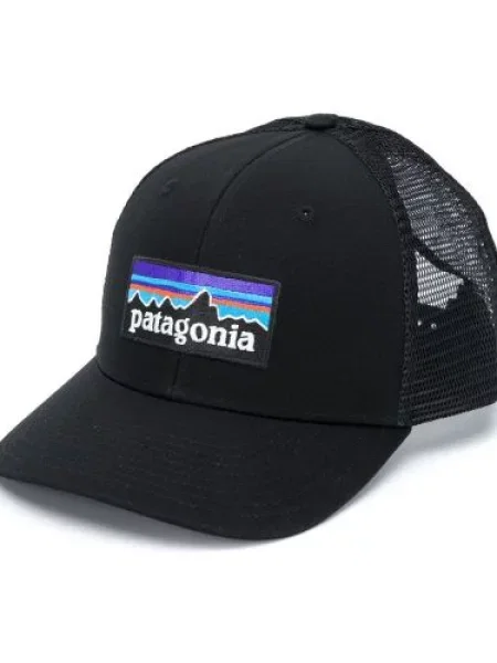 Căciulă Patagonia cu autograf negru