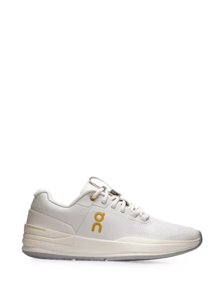 Sneakerși On alb