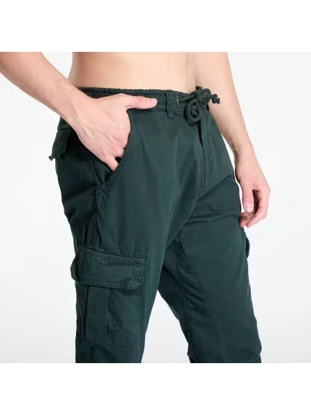 Běžecké cargo kalhoty Urban Classics zelené