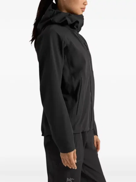 Geacă Arc'teryx cu glugă negru