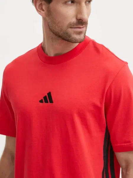 Тениска adidas Essentials с десен червено