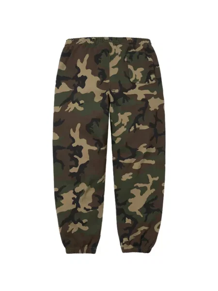 Satenske hlače Supreme s printom s camo uzorkom zelena